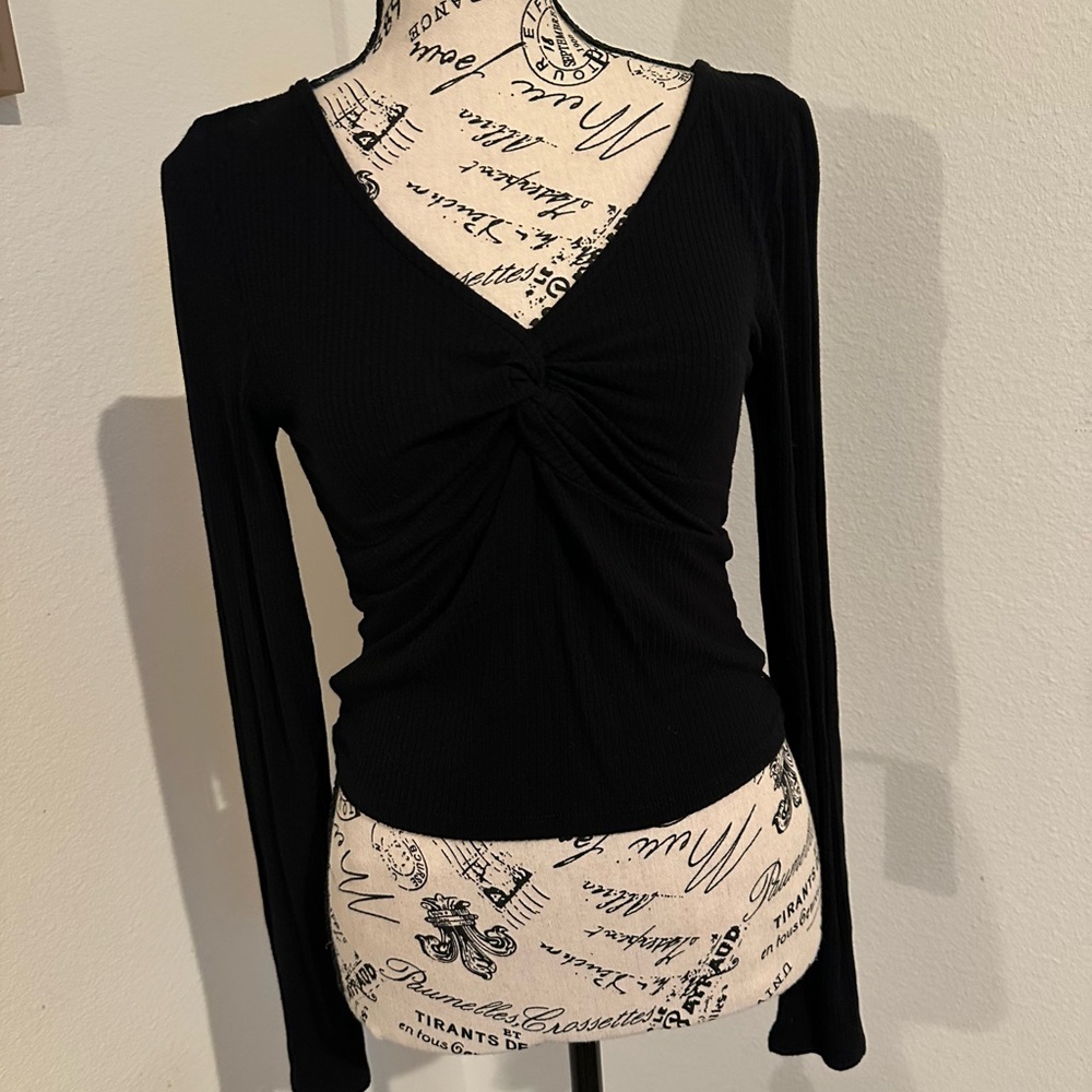 SO Black Twist-Front Ribbed Long Sleeve V-Neck Top